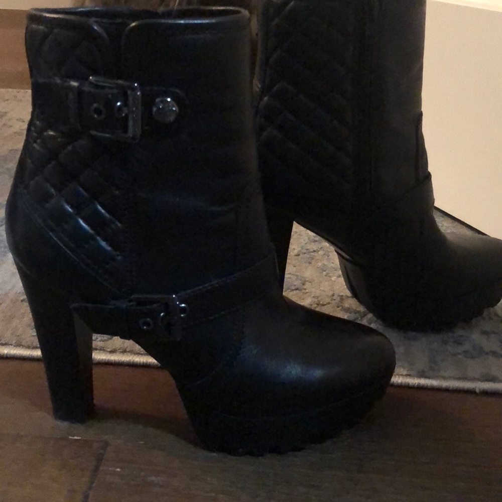 Guess bootie